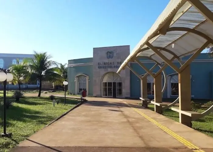 Prédio das clínicas de atendimento da FIMCA, abertas à comunidade